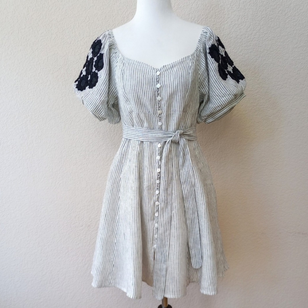 Elegant Off-Shoulder Striped Dress - Picture 8 of 16